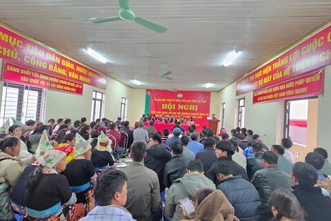 Tiếp xúc cử tri vận động bầu cử tại bản Mồ Sì San và Séo Hồ Thầu