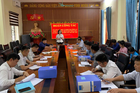 ĐOÀN CÔNG TÁC SỞ GIÁO DỤC VÀ ĐÀO TẠO TỈNH LAI CHÂU LÀM VIỆC VỚI UBND XÃ SÌ LỞ LẦU VỀ CÔNG TÁC XÓA MÙ CHỮ