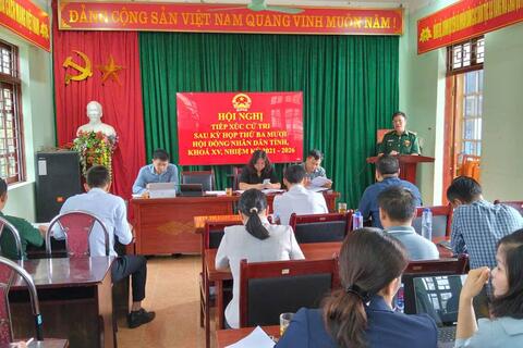 HĐND PHỐI HỢP VỚI UBND, UBMTTQ XÃ TỔ CHỨC HỘI NGHỊ TIẾP XÚC CỬ TRI